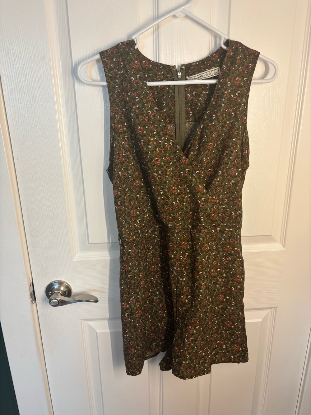 Abercrombie & Fitch Olive Floral Sleeveless Romper Women’s Size 2 Boho